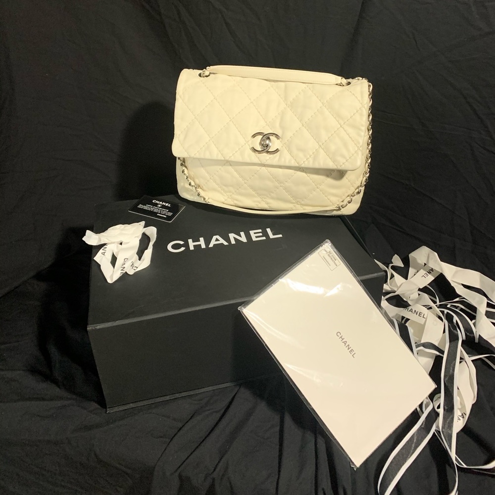 CHANEL WHITE VINTAGE FLAP BAG